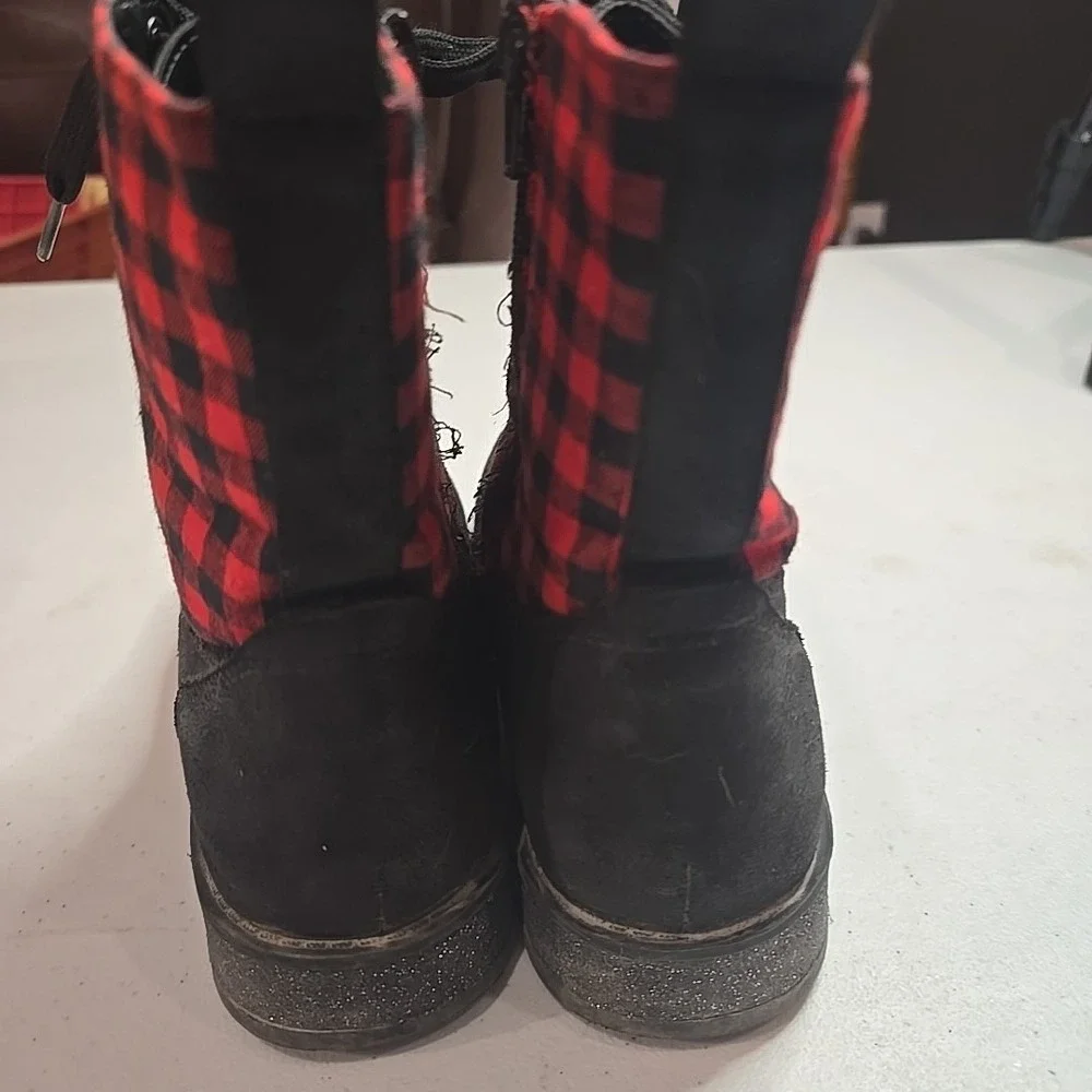 MIA Kids Boots Youth‎ Girls 2 Kissia Side Zip Combat Black & Red Plaid Glitter